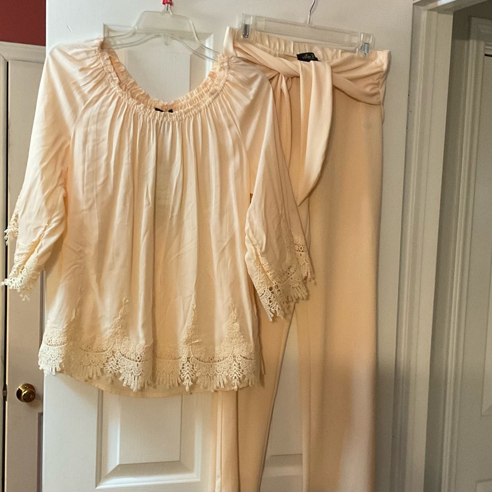Melissa PAIGE outfit. Separates I’m selling as set. Pants SP TOP MP NWT’s
